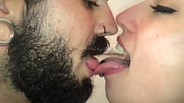 Vista previa del video 4 de Kissing GS