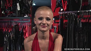Unterwürfige Bondage-Shopgirl-Hure verwöhnt Prügel und BDSM-Fick