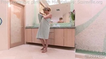 POV no chuveiro com Mia Malkova