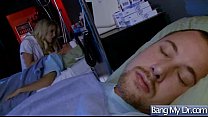Hot Sex Scene Action entre le médecin et le patient clip-11