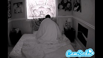 camgirlは暗視カムで彼女のボーイフレンドをクソ撮影されます
