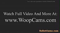 UsHotCams.com Adorable chica está mostrando sus apretadas tetas en la webcam