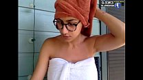 Fare il bagno con le tette di Mia Khalifa dal vivo - 3 luglio 2016