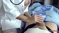 Enfermeira masturbando seu paciente