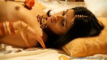 Ballerina di Bollywood che fa arte erotica