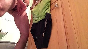 Jerking off and cum on nieces bathing suite