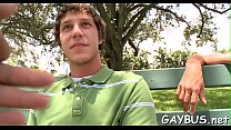 無料の同性愛者のセックス映画のシーン