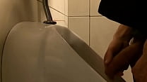 Ролудо Петух в ванной