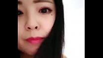 [Hotchina.cf] - Una ragazza asiatica selvaggia si masturba e scopa in webcam