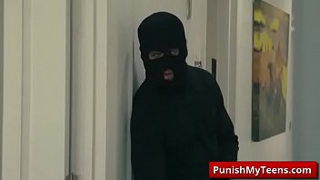 Submissa - Bandits Of Bondage com Sophia Leone tubo vídeo-01