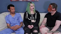 Flirty teen è stata presa nel manicomio anale per un trattamento scomodo