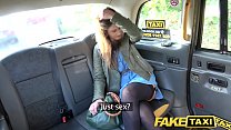 Fake Taxi Girlfriend toma una polla por última vez en lencería sexy