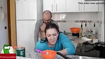 Горячая жена жестко трахается с мужем - последний секс на кухне