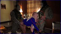 TOUR OF BOOTY - Chica árabe trabajadora local entretiene a soldados por dinero fácil