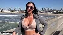Jasmine Jae is a UK beauty that wants to experience American dick