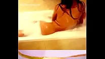Haifa se está duchando - porno