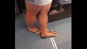Jambes riches dans le métro