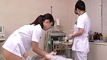 Les infirmières japonaises prennent soin des patients