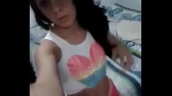 Chica de 18 años se masturba para el novio descargar video COMPLETO en: http://fainbory.com/13on