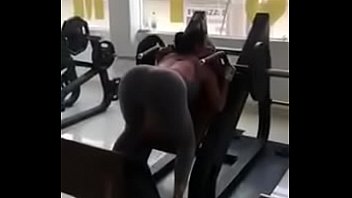 culona roxy en el gym