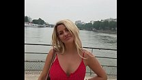 角質の観光客シエナデイは素晴らしいセックスのためにパリの街で拾いました