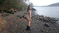Schamlose indische Hottie hat riskanten Sex in der Öffentlichkeit am See, während Fremde Desi Chudai POV Indianer beobachten