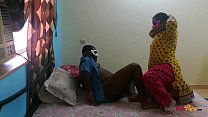 寝室で撮影された露骨なハードコアインドのカップルのセックス