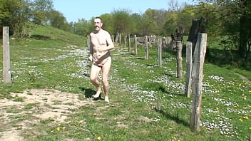 Naked jogging with naked girls 5