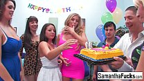 Samantha feiert ihren Geburtstag mit einer wilden verrückten Orgie