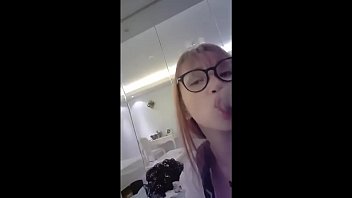 Colegiala china follada en el hotel (video completo: https://shrtz.me/NJzEVg2)