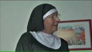 ドイツの成熟した修道女アンジー