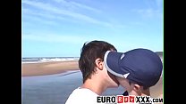 Hardcore giovane Euro Santiago Masur scopa sulla spiaggia