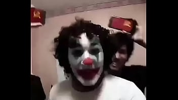 Petista Joker zusammen mit seinen perversen Freunden für einen Sex