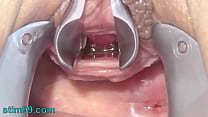 Masturbate Peehole avec brosse à dents et chaîne dans l'urètre