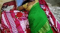 Babhi sexy em sari verde com bunda grande