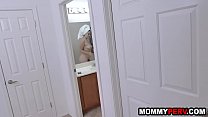 Stepmom blows stepson for helping her to shave pussy