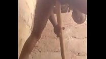Африканская девушка трахается с палкой