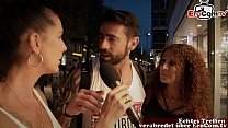 Cuckhold casting à Stuttgart - son petit ami doit regarder sa petite amie à une date de casting porno