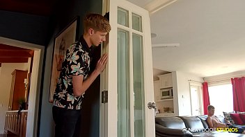 NextDoorTaboo - Ryan Jordan está emocionado de saber que su hermanastro es gay