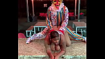 Gibby The Clown invente une nouvelle position sexuelle appelée "The Spider-Man"