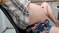 minha esposa grávida com tesão masturba sua buceta fina sozinha em casa