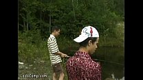 Unglückliche junge Fischer beim Ficken im Wald gefilmt