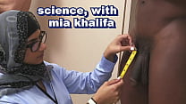 Experimento de ciência interracial de Mia Khalifa