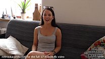 Die jung aussehende 23-jährige Santana macht ihre erste Casting-Couch