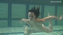 Barbara Chehova geile Unterwasser schwimmende Teenie