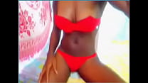 Amateur Ebony Chick Shows Body -