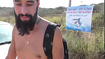 Un uomo israeliano succhia un cazzo in pubblico