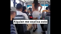 裸の売春婦バス
