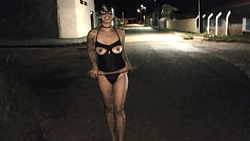 Ksal RaposaSexy: Io e mia moglie facciamo sesso per le strade della città.