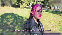 Fóllame en el parque para Cumwalk - Agente público Recoge a un estudiante ruso para sexo real al aire libre / Kiss Cat